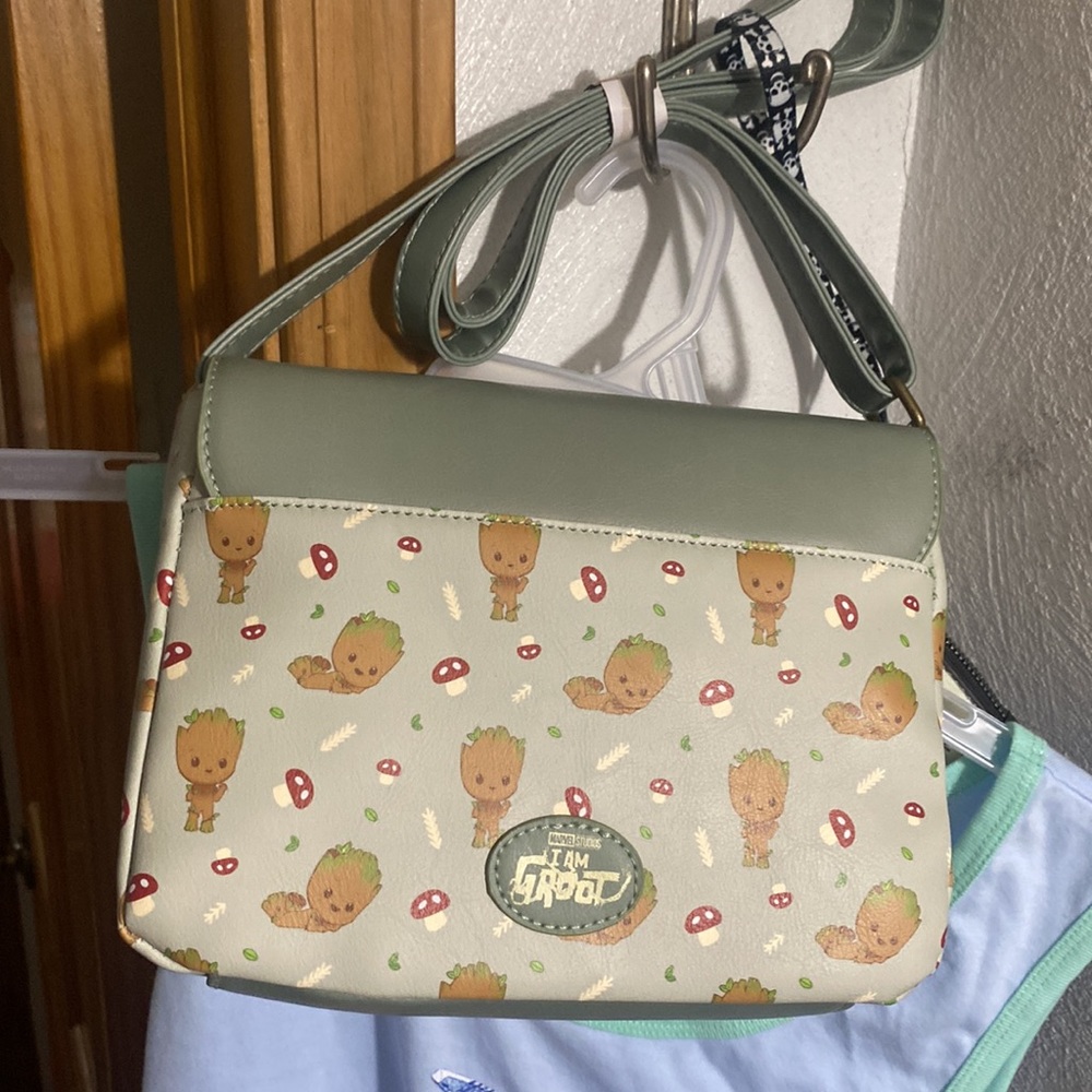 6Pieces=🌎Groot purse/tape zip wallet+Tee L+2 Funko/Groot🔑⛓+1056 pop🚀🦝 - Picture 6 of 17